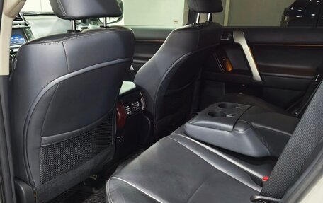 Toyota Land Cruiser Prado 150 рестайлинг 2, 2016 год, 3 190 000 рублей, 22 фотография