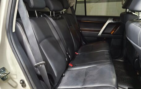 Toyota Land Cruiser Prado 150 рестайлинг 2, 2016 год, 3 190 000 рублей, 24 фотография