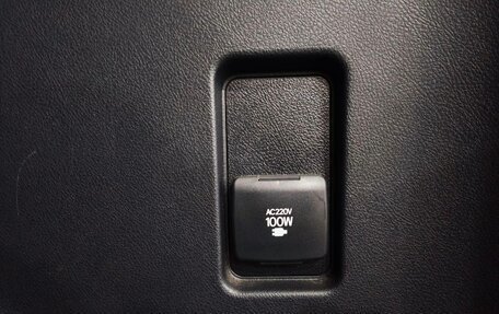 Toyota Land Cruiser Prado 150 рестайлинг 2, 2016 год, 3 190 000 рублей, 34 фотография