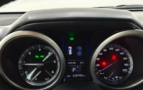 Toyota Land Cruiser Prado 150 рестайлинг 2, 2016 год, 3 190 000 рублей, 36 фотография