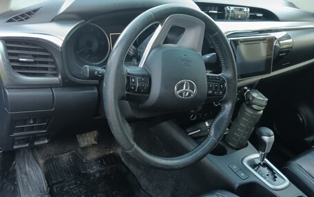 Toyota Hilux VIII, 2016 год, 2 300 000 рублей, 17 фотография