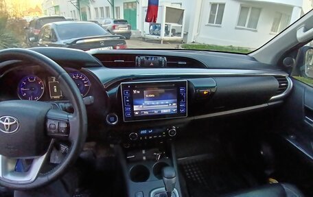 Toyota Hilux VIII, 2016 год, 2 300 000 рублей, 19 фотография