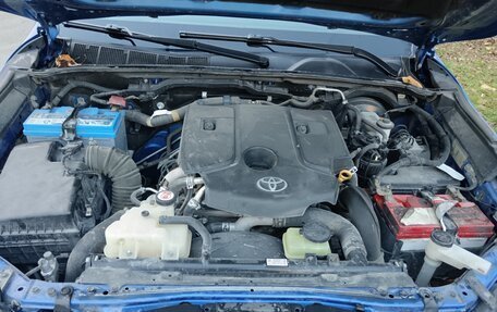 Toyota Hilux VIII, 2016 год, 2 300 000 рублей, 24 фотография