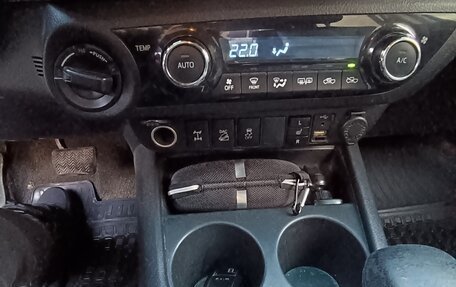 Toyota Hilux VIII, 2016 год, 2 300 000 рублей, 25 фотография