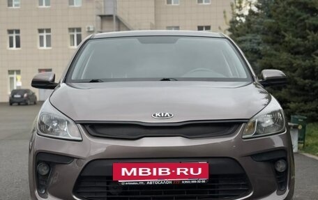 KIA Rio IV, 2017 год, 987 000 рублей, 6 фотография