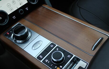 Land Rover Range Rover IV рестайлинг, 2018 год, 7 300 000 рублей, 24 фотография