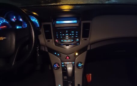 Chevrolet Cruze II, 2011 год, 695 000 рублей, 6 фотография