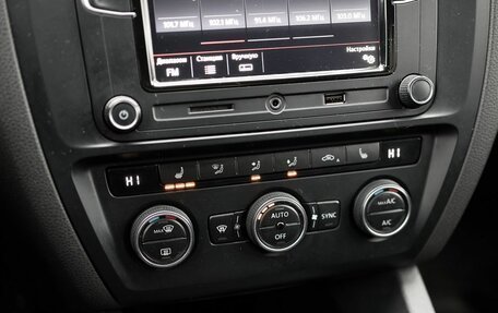 Volkswagen Jetta VI, 2016 год, 1 378 000 рублей, 14 фотография