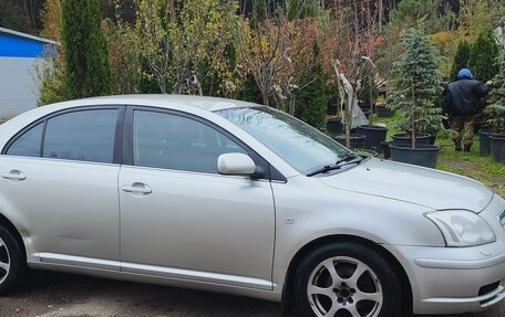 Toyota Avensis III рестайлинг, 2004 год, 500 000 рублей, 4 фотография