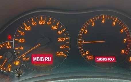 Toyota Avensis III рестайлинг, 2004 год, 500 000 рублей, 12 фотография