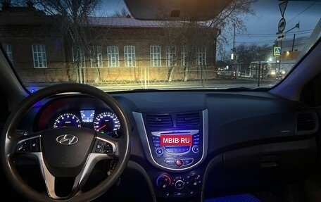 Hyundai Solaris II рестайлинг, 2013 год, 730 000 рублей, 5 фотография