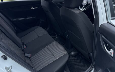 KIA Rio IV, 2018 год, 1 597 000 рублей, 8 фотография