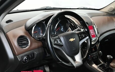 Chevrolet Cruze II, 2013 год, 800 000 рублей, 16 фотография