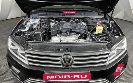 Volkswagen Touareg III, 2015 год, 2 497 000 рублей, 10 фотография