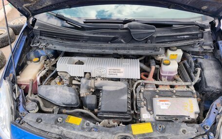 Toyota Prius, 2010 год, 930 000 рублей, 10 фотография