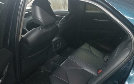 Toyota Camry, 2019 год, 2 200 000 рублей, 10 фотография