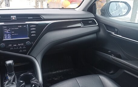 Toyota Camry, 2019 год, 2 200 000 рублей, 3 фотография