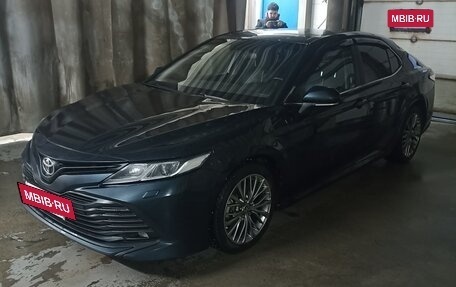 Toyota Camry, 2019 год, 2 200 000 рублей, 4 фотография