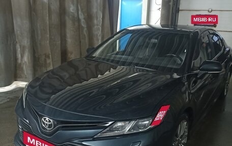 Toyota Camry, 2019 год, 2 200 000 рублей, 5 фотография