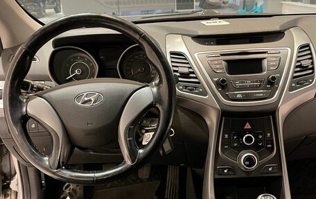 Hyundai Elantra V, 2015 год, 900 000 рублей, 15 фотография