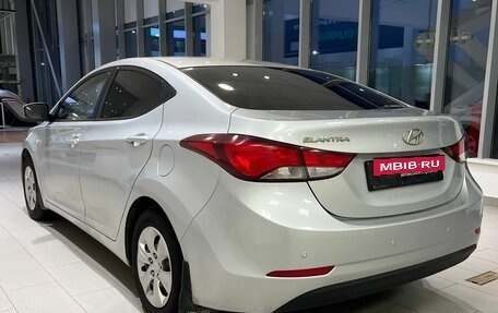 Hyundai Elantra V, 2015 год, 900 000 рублей, 8 фотография