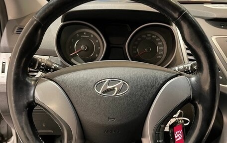 Hyundai Elantra V, 2015 год, 900 000 рублей, 12 фотография