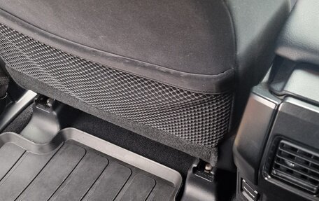 Toyota Land Cruiser Prado 150 рестайлинг 2, 2015 год, 4 500 000 рублей, 16 фотография