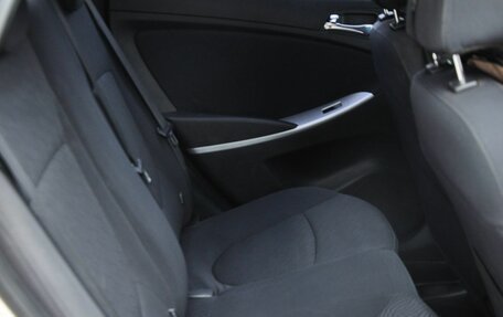 Hyundai Solaris II рестайлинг, 2011 год, 810 000 рублей, 16 фотография