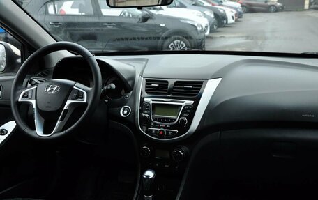 Hyundai Solaris II рестайлинг, 2011 год, 810 000 рублей, 18 фотография