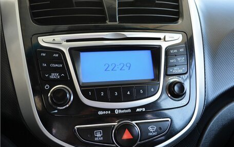 Hyundai Solaris II рестайлинг, 2011 год, 810 000 рублей, 23 фотография