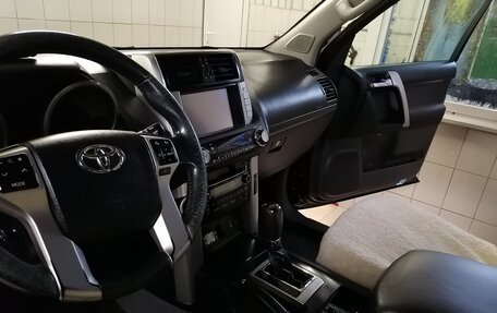 Toyota Land Cruiser Prado 150 рестайлинг 2, 2010 год, 2 727 000 рублей, 7 фотография