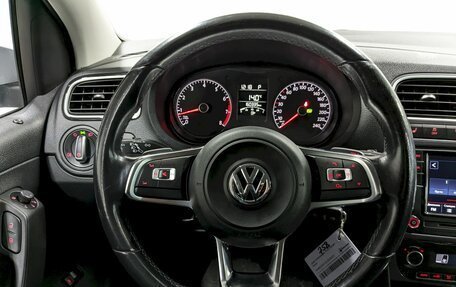 Volkswagen Polo VI (EU Market), 2020 год, 1 090 000 рублей, 24 фотография