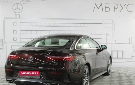 Mercedes-Benz E-Класс, 2018 год, 5 050 000 рублей, 5 фотография