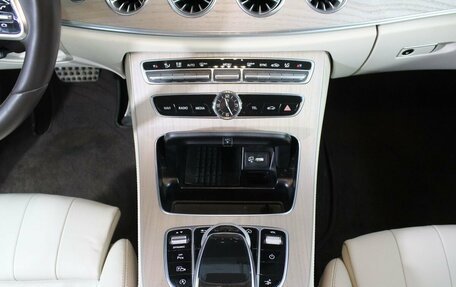 Mercedes-Benz E-Класс, 2018 год, 5 050 000 рублей, 17 фотография