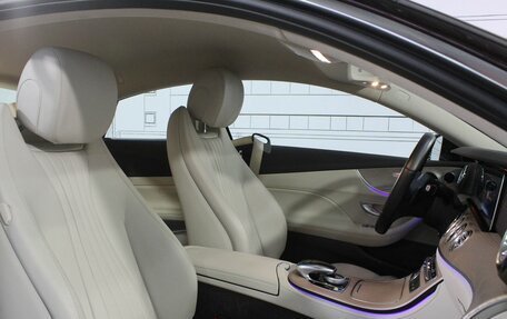 Mercedes-Benz E-Класс, 2018 год, 5 050 000 рублей, 26 фотография