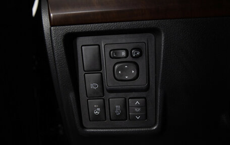 Toyota Land Cruiser Prado 150 рестайлинг 2, 2016 год, 3 799 000 рублей, 16 фотография