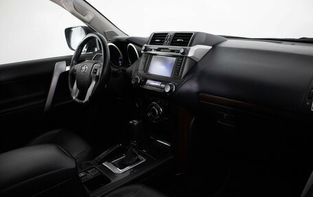 Toyota Land Cruiser Prado 150 рестайлинг 2, 2016 год, 3 799 000 рублей, 18 фотография