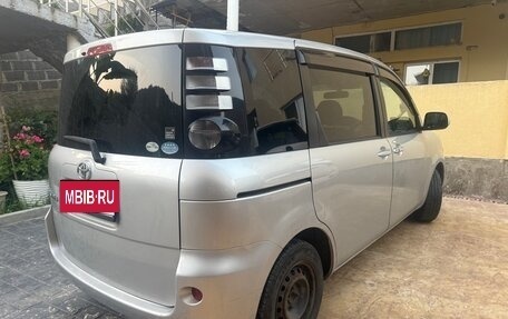 Toyota Sienta I, 2010 год, 850 000 рублей, 5 фотография