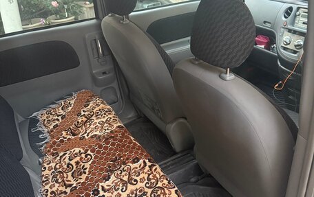 Toyota Sienta I, 2010 год, 850 000 рублей, 9 фотография