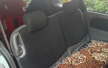 Toyota Sienta I, 2010 год, 850 000 рублей, 10 фотография