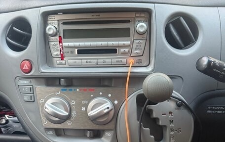 Toyota Sienta I, 2010 год, 850 000 рублей, 14 фотография