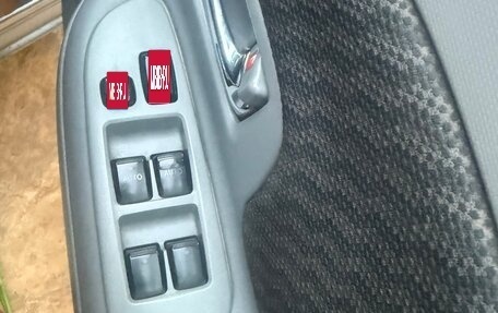 Toyota Sienta I, 2010 год, 850 000 рублей, 12 фотография