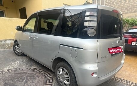 Toyota Sienta I, 2010 год, 850 000 рублей, 20 фотография