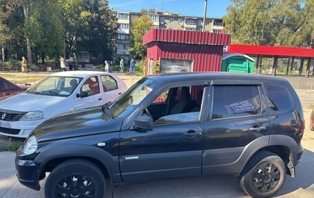 Chevrolet Niva I рестайлинг, 2015 год, 458 000 рублей, 2 фотография