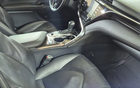 Toyota Camry, 2021 год, 2 750 000 рублей, 3 фотография