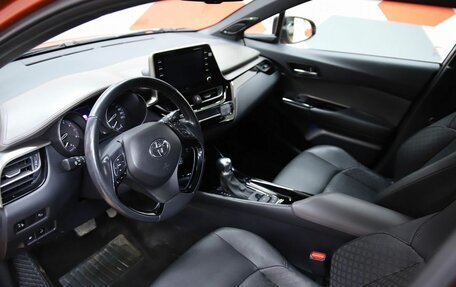 Toyota C-HR I рестайлинг, 2019 год, 2 530 000 рублей, 10 фотография