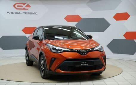 Toyota C-HR I рестайлинг, 2019 год, 2 530 000 рублей, 3 фотография