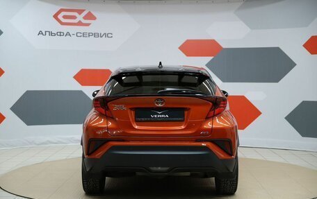 Toyota C-HR I рестайлинг, 2019 год, 2 530 000 рублей, 6 фотография