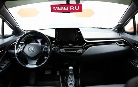 Toyota C-HR I рестайлинг, 2019 год, 2 530 000 рублей, 13 фотография