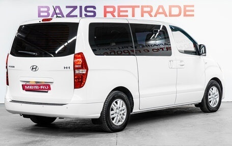 Hyundai H-1 II рестайлинг, 2016 год, 2 439 000 рублей, 6 фотография